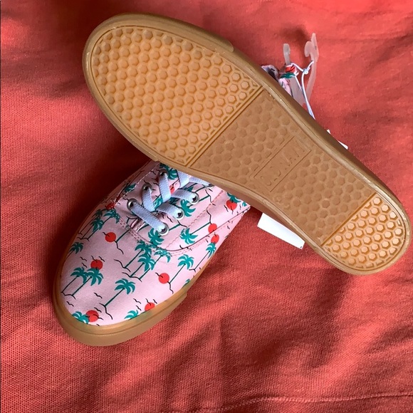 Palm Sneakers - Picture 3 of 5